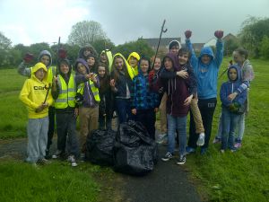 Village clean-up in May 2014 - Youth Club 4